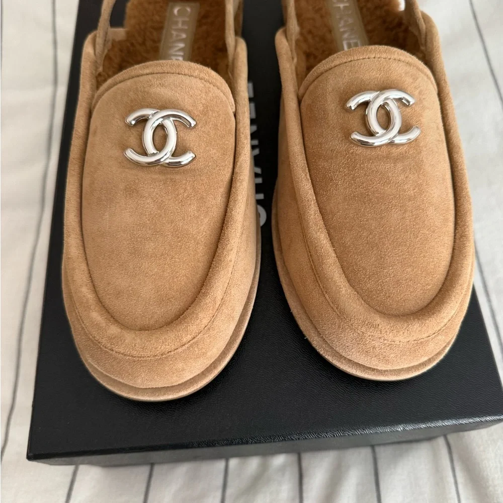 Chanel Tan Logo Slingback Loafers with shearling lining SZ 40 NEW/ full set - Picture 4 of 9